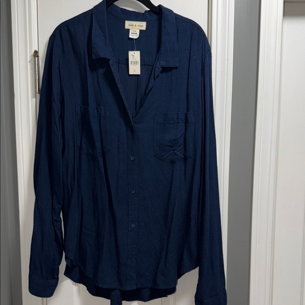 Cloth and Stone new with tags size xl butter soft button down
